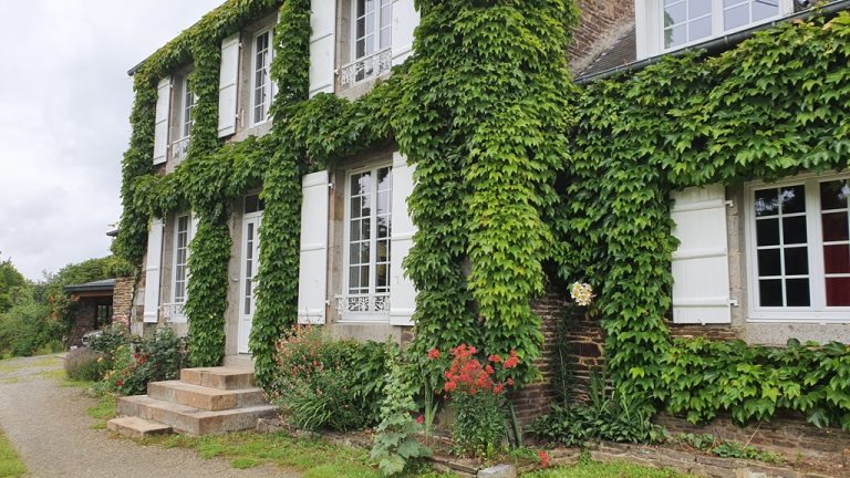 jolie maison en pierre en Normandie